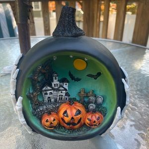 Halloween Haunted house light up pumpkin